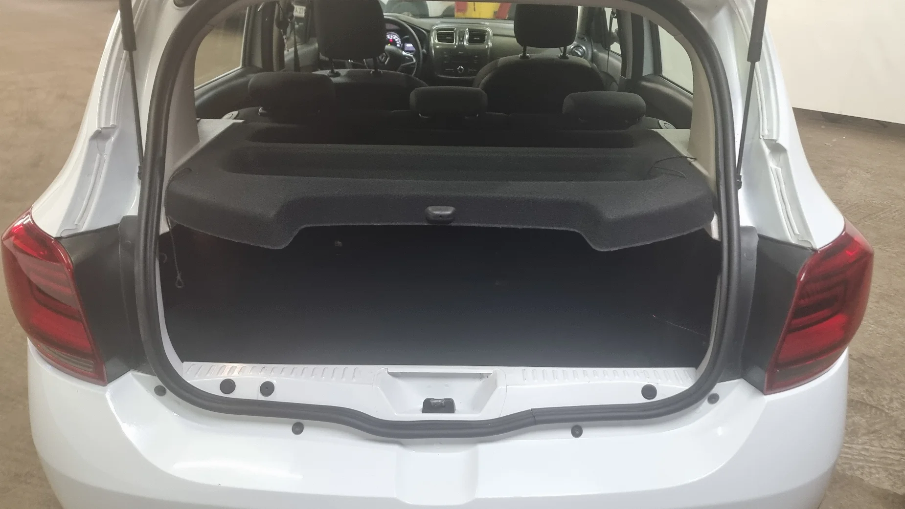 Renault Sandero photo